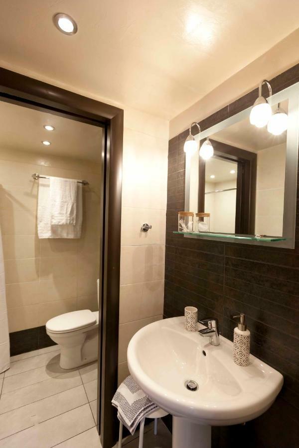 Chroma Lodge Pikermi ภายนอก รูปภาพ